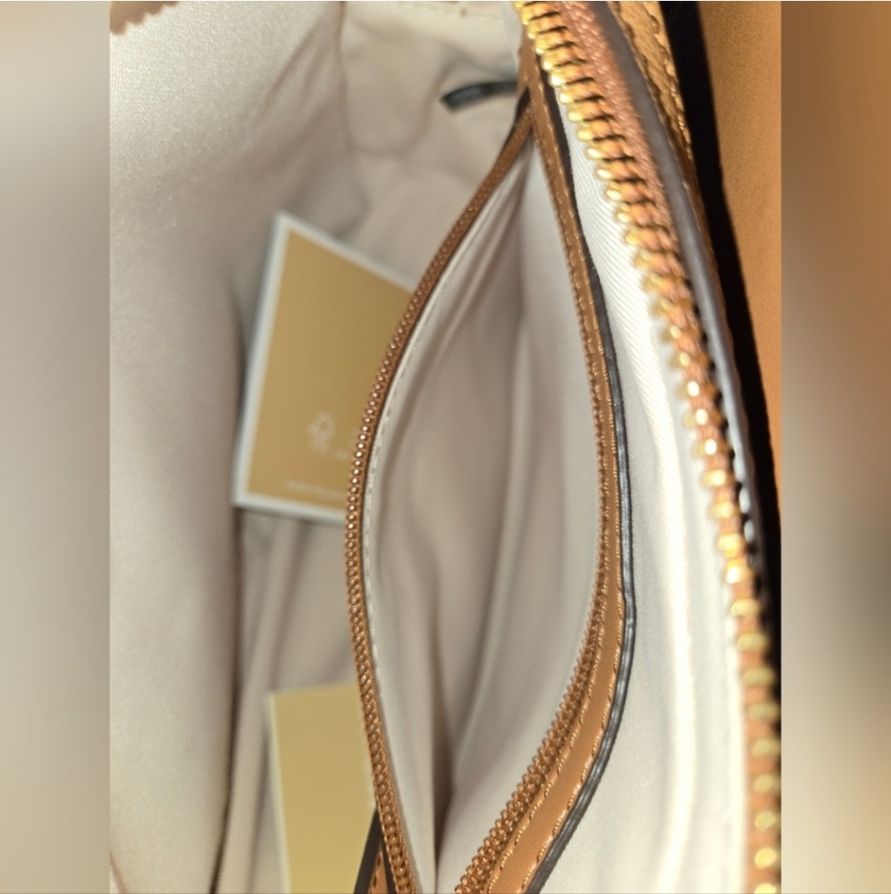 Michael Kors Cream and Tan Satchel Bag - Picture 11 of 14